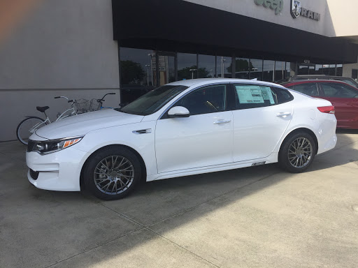 Car Dealer «Hanlees Chrysler Dodge Jeep Ram Kia», reviews and photos, 4318 Chiles Rd, Davis, CA 95618, USA