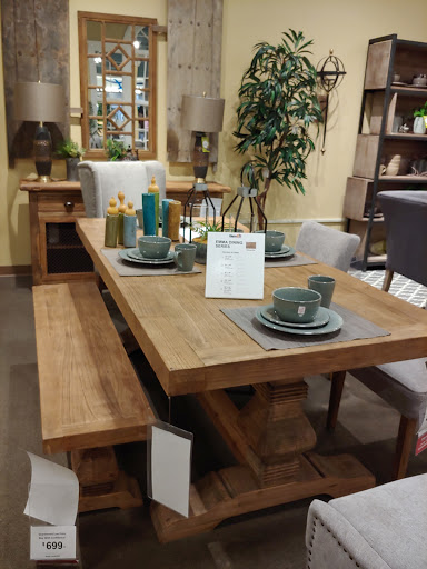 Furniture Store «Pilgrim Furniture & Mattress City Milford», reviews and photos, 1755 Boston Post Rd, Milford, CT 06460, USA