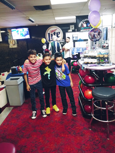 Sports Bar «Crown Lanes Bowling Center & Sports Bar», reviews and photos, 2325 S Federal Blvd, Denver, CO 80219, USA