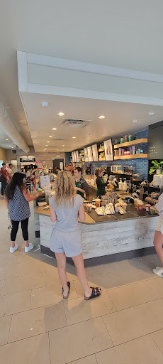 Coffee Shop «Starbucks», reviews and photos, 29 NY-27A, Southampton, NY 11968, USA