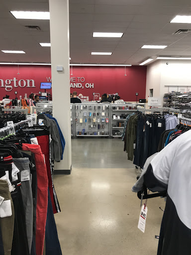 Clothing Store «Burlington Coat Factory», reviews and photos, 3350 Steelyard Dr, Cleveland, OH 44109, USA