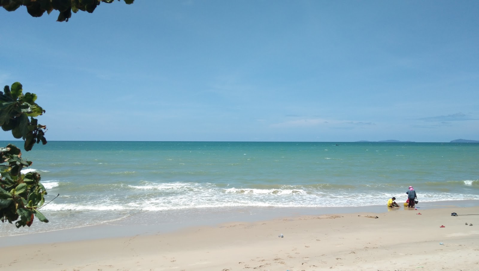 Foto van Nam Rin Beach met gemiddeld niveau van netheid