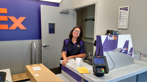 Shipping and Mailing Service «FedEx Ship Center», reviews and photos, 25 W Firestone Blvd, Akron, OH 44301, USA