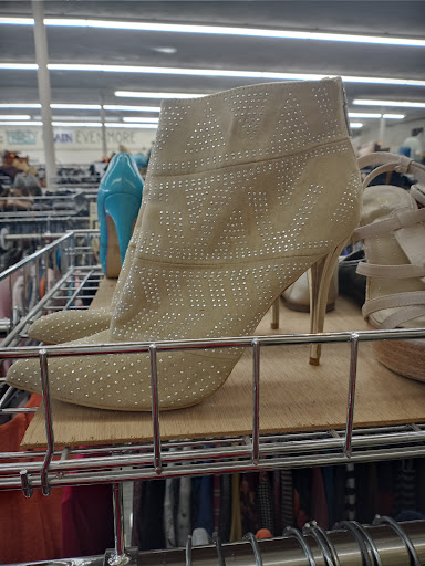 Thrift Store «Village Thrift», reviews and photos, 12436 Warwick Blvd, Newport News, VA 23606, USA