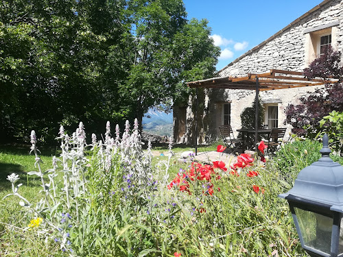 Lodge Malia - Chambres d'hôtes + Gîte Barret-de-Lioure
