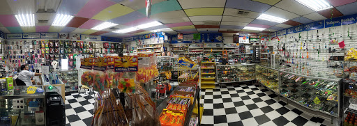 Tobacco Shop «HN Smoke Shop», reviews and photos, 4215 N 19th Ave, Phoenix, AZ 85015, USA