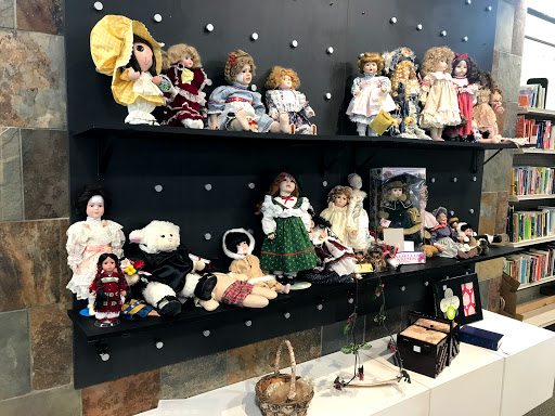 Thrift Store «St. Vincent De Paul Thrift Store», reviews and photos, 13986 Manchester Rd, Ballwin, MO 63011, USA