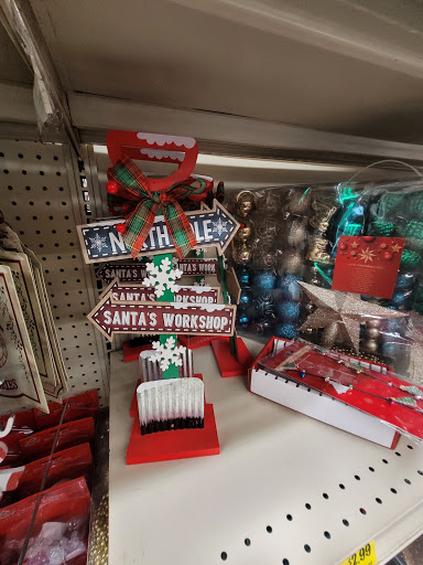 Grocery Store «Grocery Outlet Bargain Market», reviews and photos, 355 N Citrus Ave, Azusa, CA 91702, USA