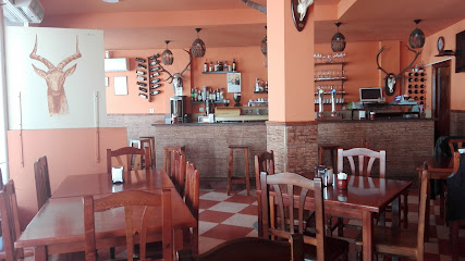 Restaurante Casa Antonio - C. Felipe Checa, 6, 06480 Montijo, Badajoz, Spain