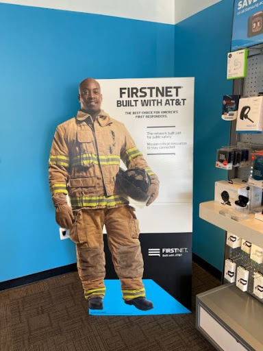 Cell Phone Store «AT&T Authorized Retailer», reviews and photos, 13 N Groesbeck Hwy, Charter Twp of Clinton, MI 48036, USA