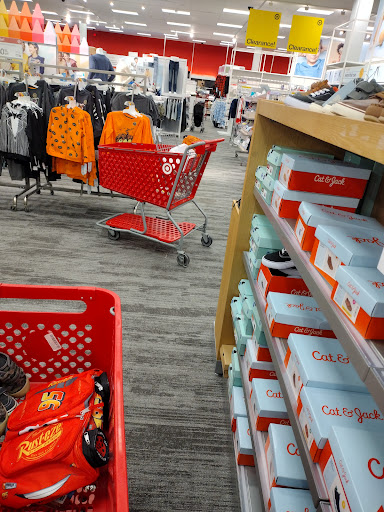 Department Store «Target», reviews and photos, 999 Corporate Dr, Westbury, NY 11590, USA