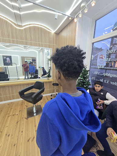 Vip frisørsalon ApS CVR-nr 44951940 i strandboulevarden 149 2100 Østerbro in Copenhagen, København
