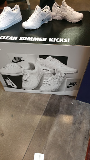 Shoe Store «Champs Sports», reviews and photos, 5000 S Arizona Mills Cir, Tempe, AZ 85282, USA