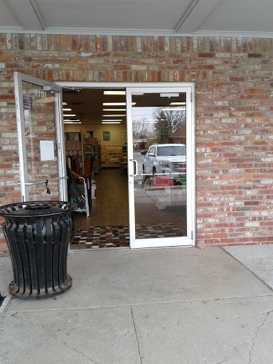 Leather Goods Store «Tandy Leather Indianapolis-112», reviews and photos, 3019 N High School Rd, Indianapolis, IN 46224, USA