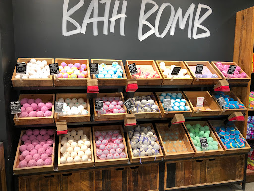 Cosmetics Store «Lush Cosmetics», reviews and photos, 1151 Galleria Blvd, Roseville, CA 95678, USA