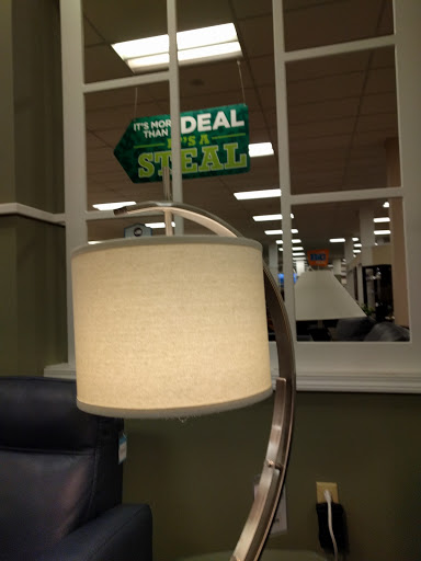 Furniture Store «Raymour & Flanigan Furniture and Mattress Store», reviews and photos, 70 Universal Dr, North Haven, CT 06473, USA