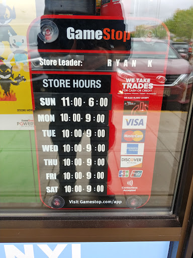 Video Game Store «GameStop», reviews and photos, 1633 Miller Park Way, West Milwaukee, WI 53214, USA
