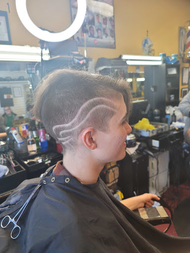 Barber Shop «100 Degrees Barber Shop», reviews and photos, 8120 Mall Pkwy #420, Lithonia, GA 30038, USA