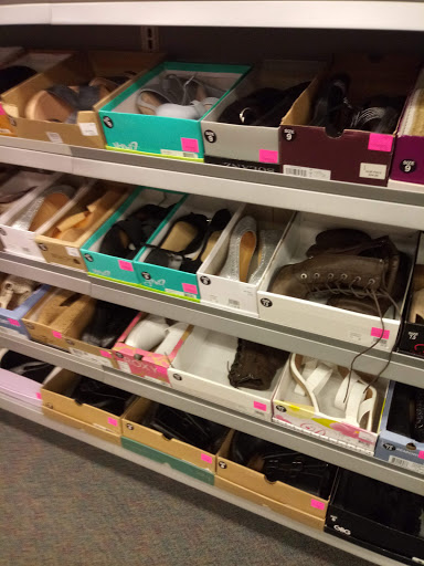 Pet Supply Store «Petco Animal Supplies», reviews and photos, 364 Randall Rd, South Elgin, IL 60177, USA