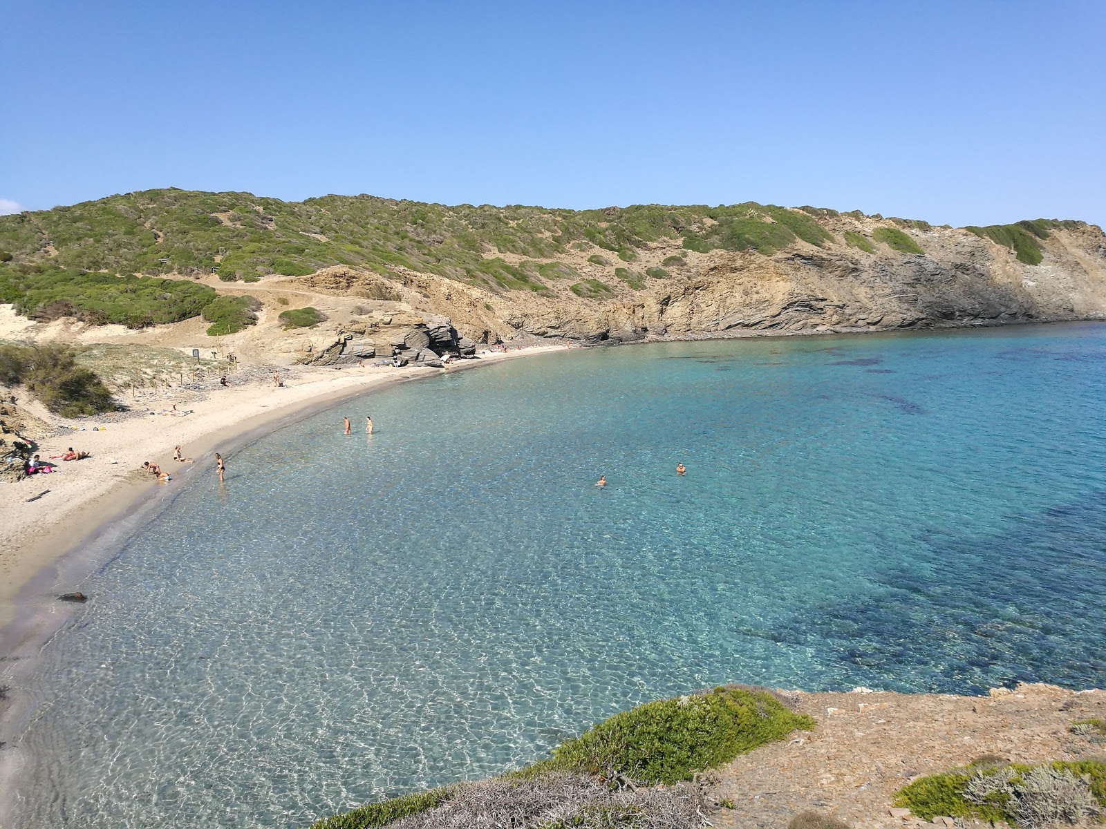 Photo of Cala Presili with partly clean level of cleanliness
