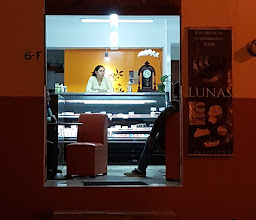 LUNAS Pasteleria photo