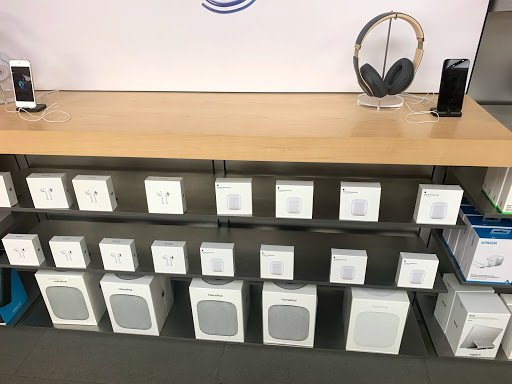 Computer Store «Apple Fashion Valley», reviews and photos, 7007 Friars Rd, San Diego, CA 92108, USA