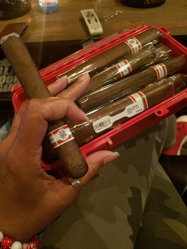 Tobacco Shop «Tobacco Leaf», reviews and photos, 7351 Assateague Dr, Jessup, MD 20794, USA