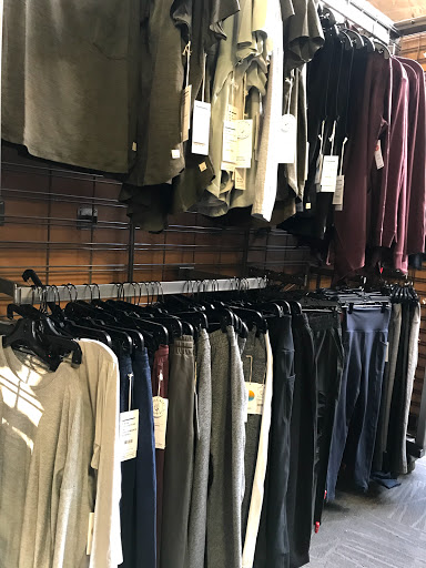 Camping Store «REI», reviews and photos, 400 El Paseo de Saratoga, San Jose, CA 95130, USA