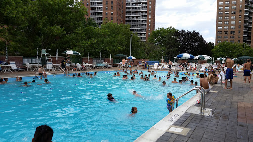 Private swimming pools in New York