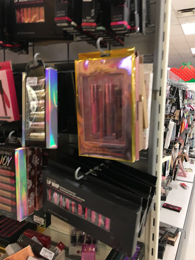 Department Store «T.J. Maxx», reviews and photos, 3445 Princeton Rd, Hamilton, OH 45011, USA