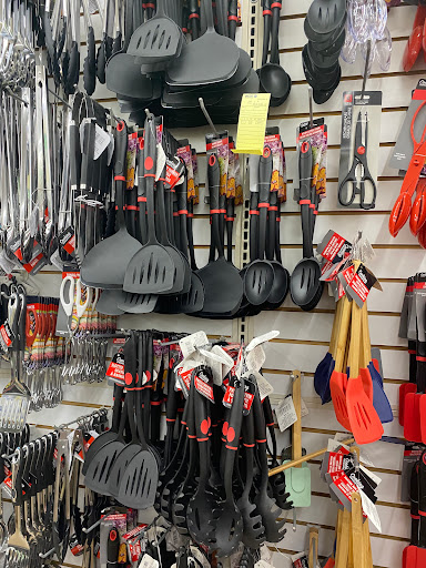 Dollar Store «Dollar Tree», reviews and photos, 416 E Main St Ste 3, Middletown, CT 06457, USA