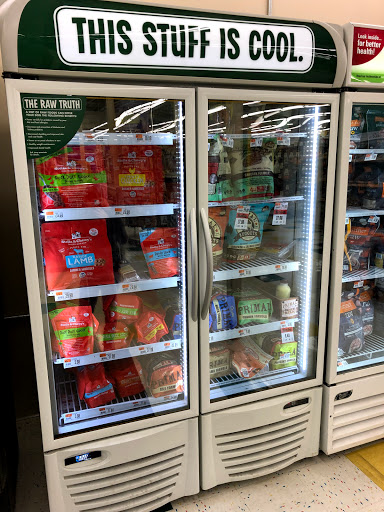 Pet Supply Store «Pet Supplies Plus», reviews and photos, 5092 Mayfield Rd, Lyndhurst, OH 44124, USA