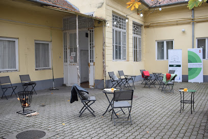 Hírös Cédrus Labor Cafe - közösségi tér