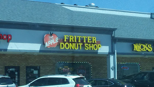 Donut Shop «Apple Fritter Donut Shop», reviews and photos, 741 E 9 Mile Rd, Ferndale, MI 48220, USA