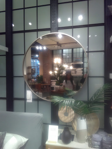 Furniture Store «west elm», reviews and photos, 1201 NW Couch St, Portland, OR 97209, USA