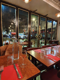 Atmosphère du Restaurant de hamburgers Le Gaston à Paris - n°12