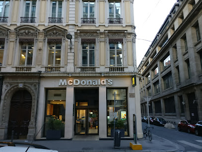 McDonald,s - 35 Rue du Président Édouard Herriot, 69002 Lyon, France