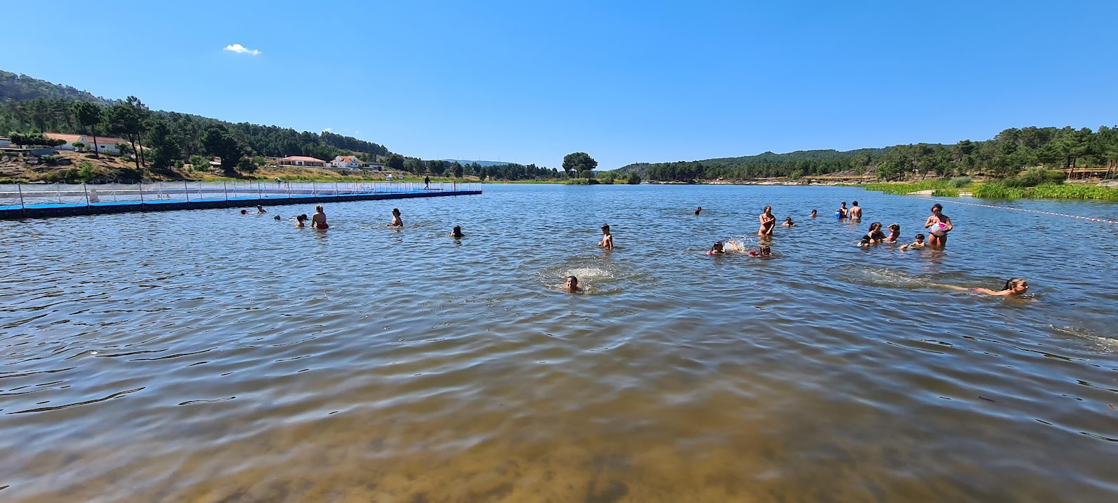 Praia Fluvial de Vila da Ponte'in fotoğrafı imkanlar alanı