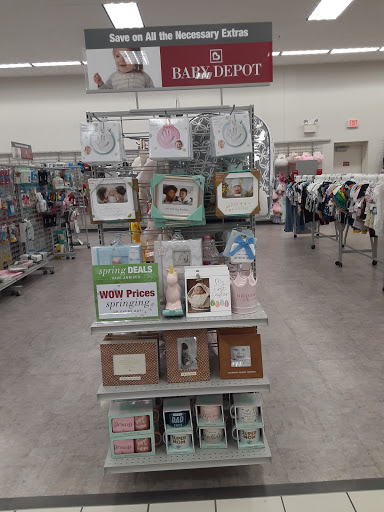 Clothing Store «Burlington Coat Factory», reviews and photos, 6120 Northwest Hwy, Crystal Lake, IL 60014, USA