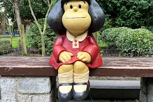 Estatua de Mafalda image