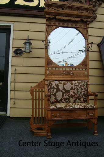 Center Stage Antiques, 41 King St, Mt Holly, NJ 08060, USA, 