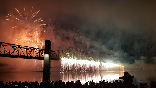 Park «Louisville Waterfront Park (Great Lawn, Harbor Lawn, Festival Plaza)», reviews and photos, 231 Witherspoon St, Louisville, KY 40202, USA