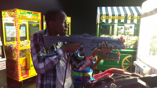 Movie Theater «Regal Cinemas Magnolia Place 16», reviews and photos, 9645 Westview Dr, Coral Springs, FL 33076, USA