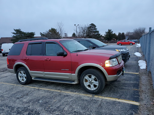 Tire Shop «Discount Tire Store - Roundlake Beach, IL», reviews and photos, 2125 N Illinois 83, Round Lake Beach, IL 60073, USA