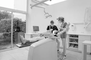 Dr. Vanina Debouvry Dentiste Lille image