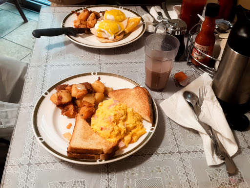 Thornton's Boston Breakfast & Lunch Restaurant