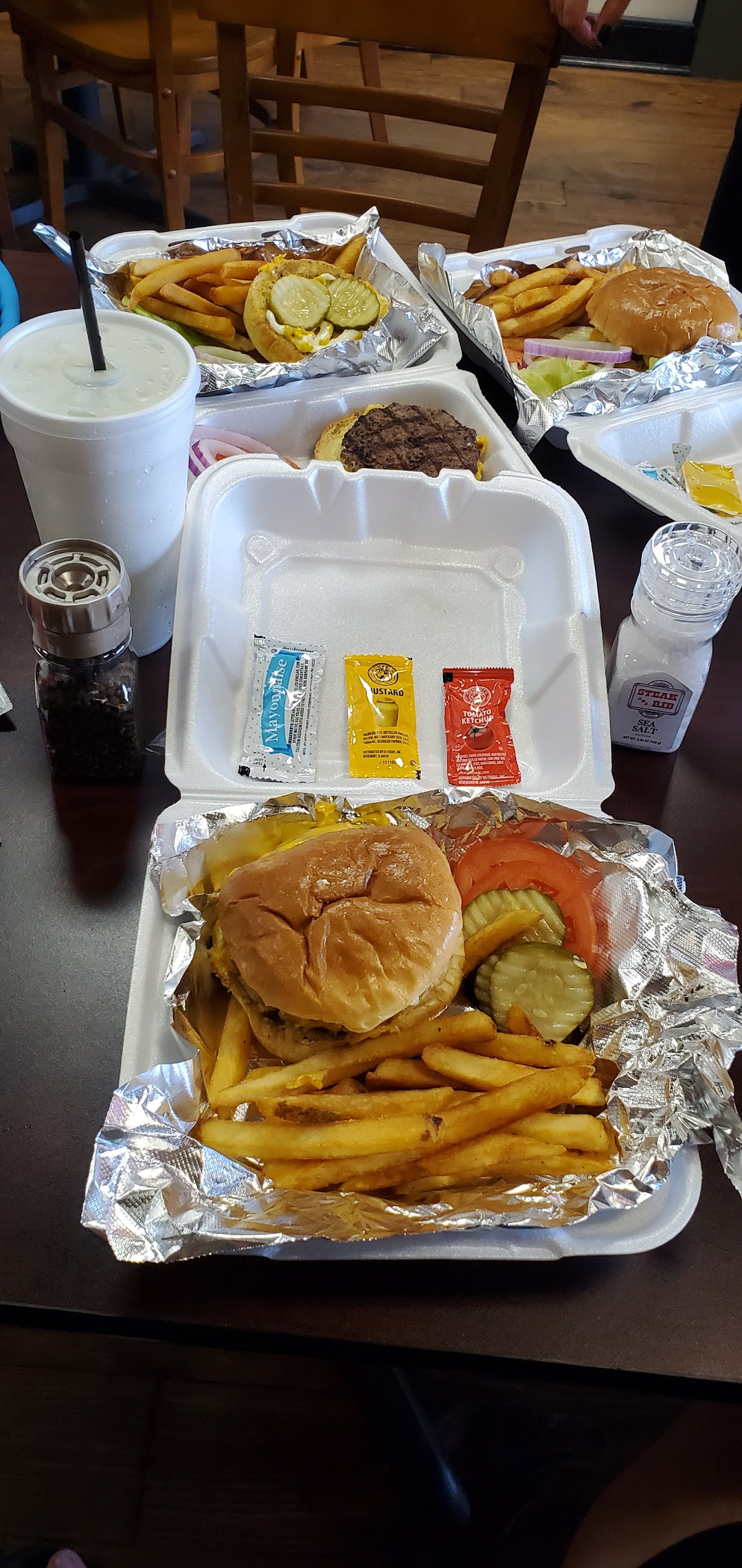 5 Burger and BBQ