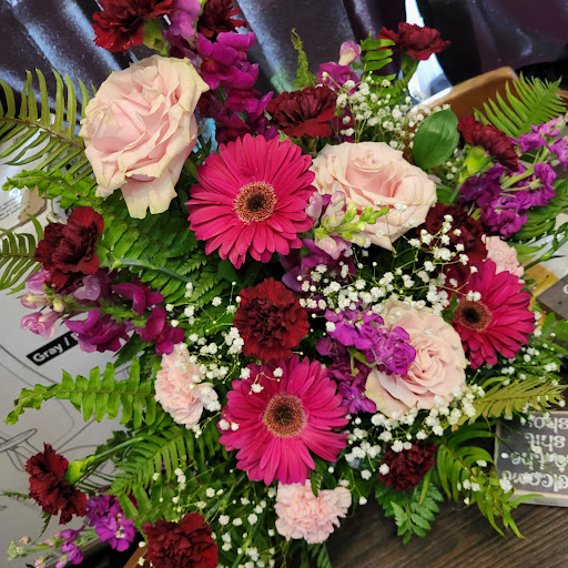 Florist «Honesdale Greenhouse & Flower Shop», reviews and photos, 1043 Main St, Honesdale, PA 18431, USA