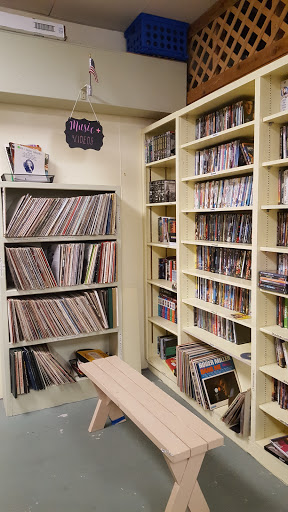 Used Clothing Store «T.E.A.M. Resale Shop», reviews and photos, 300 W Main St, Tomball, TX 77375, USA