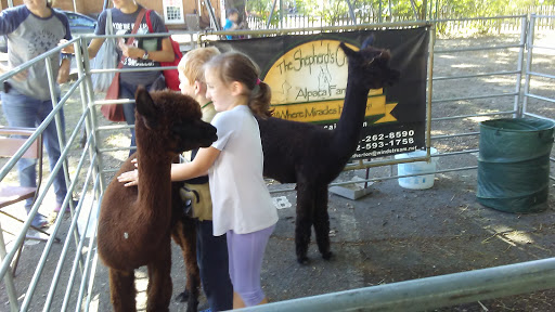 Produce Market «Douglass Loop Farmers Market», reviews and photos, 2005 Douglass Blvd, Louisville, KY 40205, USA